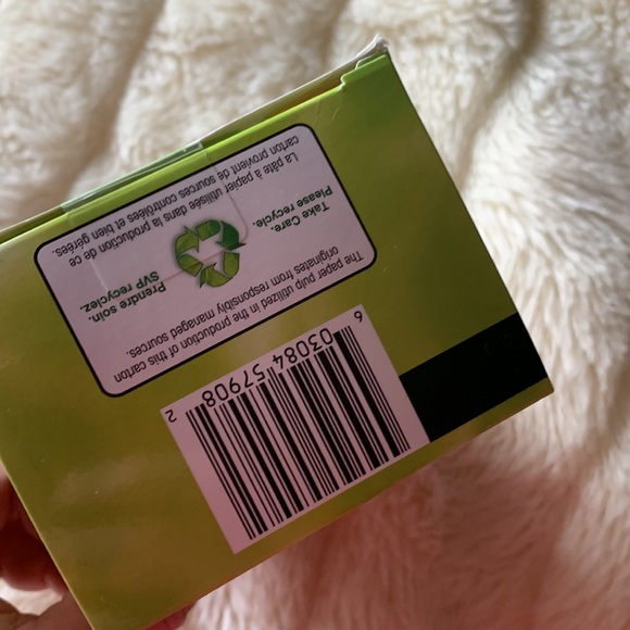 Garnier Nutrisse Ultra Color 556 Autumn RED hair dye - Picture 8 of 10